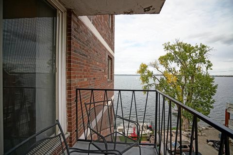 Surf and Surfside apartments and townhomes in Downtown Madison, WI. Fully Furnished, studio, one bedroom, 2 bedroom. Lake views. Managed by Wisconsin Management Company